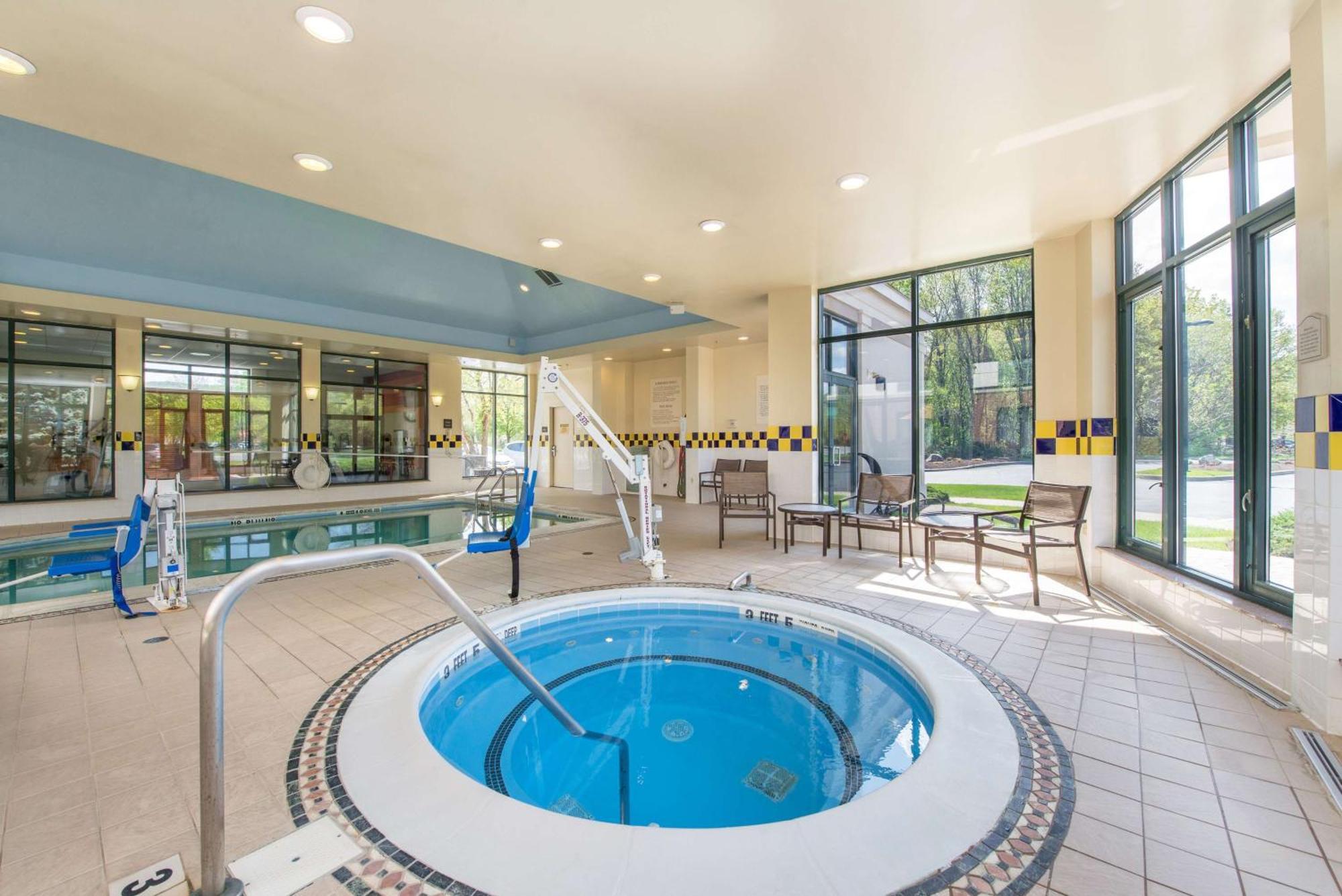 Hilton Garden Inn Fishkill Esterno foto
