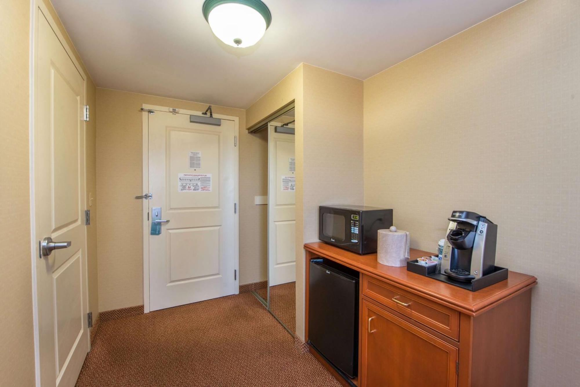 Hilton Garden Inn Fishkill Esterno foto
