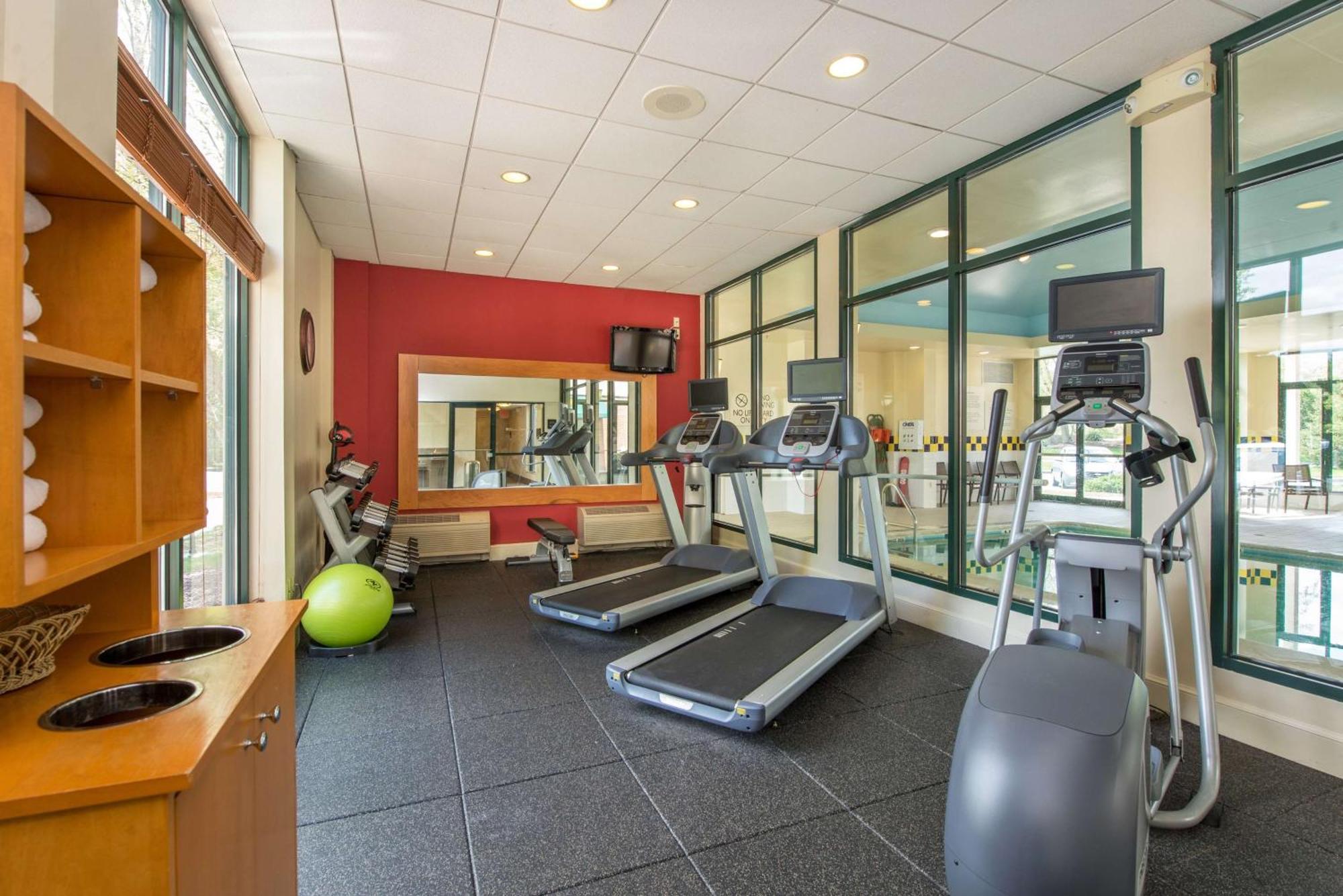 Hilton Garden Inn Fishkill Esterno foto
